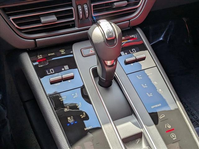 2026 Porsche Macan AWD