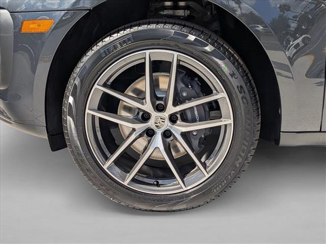 2026 Porsche Macan AWD