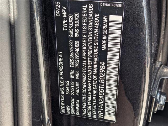 2026 Porsche Macan AWD