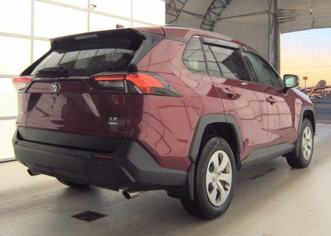 2021 Toyota RAV4 LE 2021 Toyota RAV4 LE