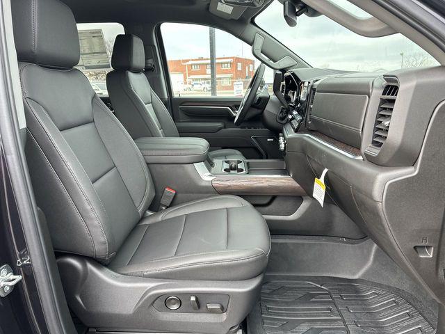 2026 GMC Sierra 2500HD Crew Cab, Standard Bed, SLT, 4WD