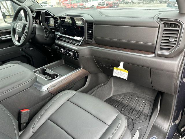2026 GMC Sierra 2500HD Crew Cab, Standard Bed, SLT, 4WD