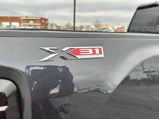 2026 GMC Sierra 2500HD Crew Cab, Standard Bed, SLT, 4WD