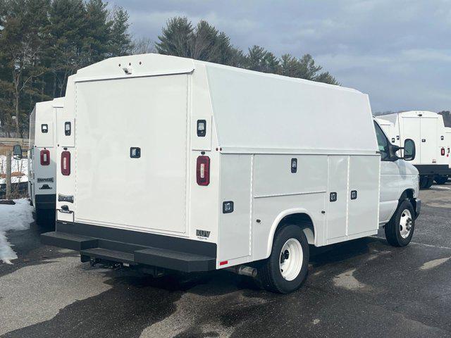 2026 Ford E-350 Cutaway Base