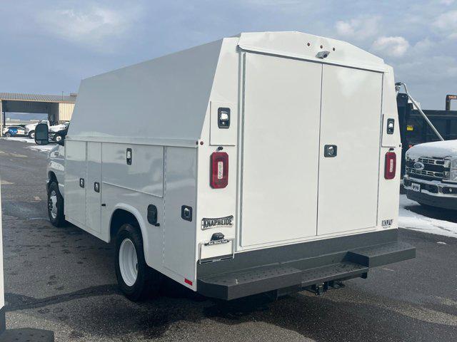 2026 Ford E-350 Cutaway Base