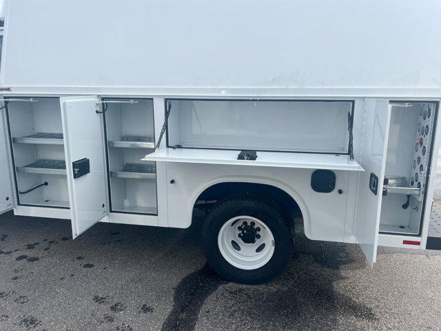 2026 Ford E-350 Cutaway Base