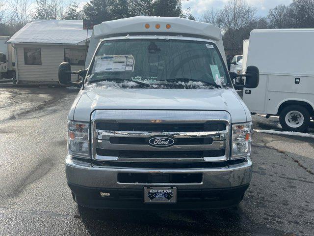 2026 Ford E-350 Cutaway Base