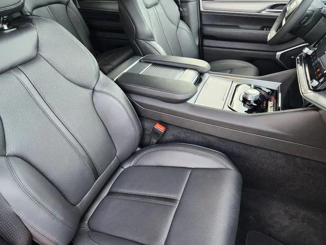 2026 Jeep Grand Wagoneer Limited Altitude 4x4