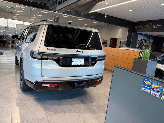 2026 Wagoneer Grand Wagoneer GRAND WAGONEER L SUMMIT OBSIDIAN 4X4