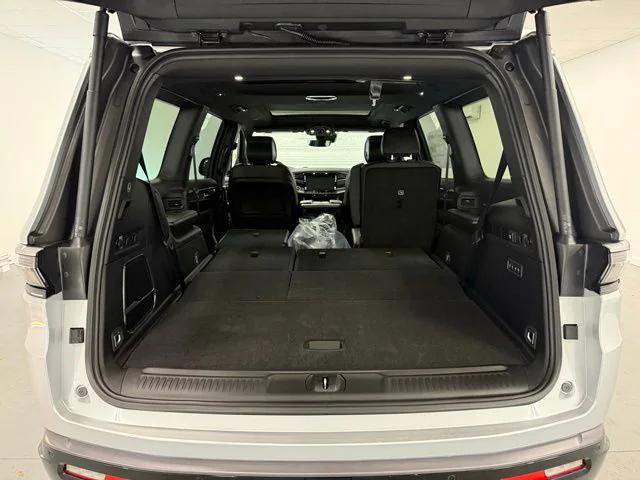 2026 Jeep Grand Wagoneer 4x2