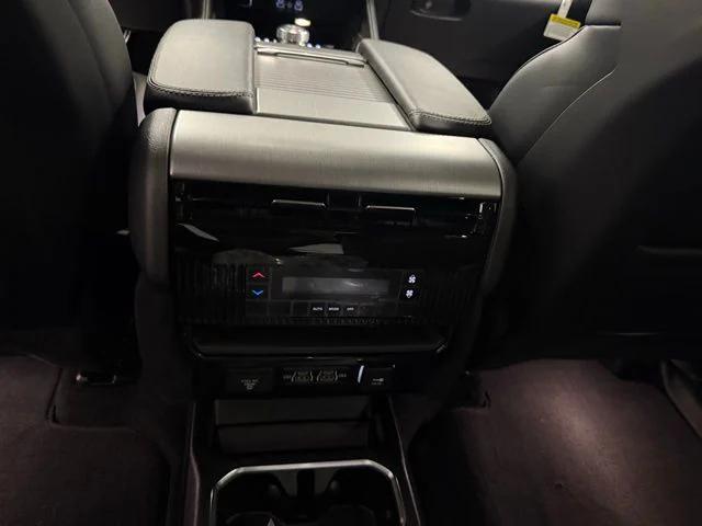 2026 Jeep Grand Wagoneer 4x2