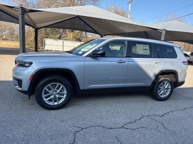 2025 Jeep Grand Cherokee GRAND CHEROKEE L LAREDO 4X4