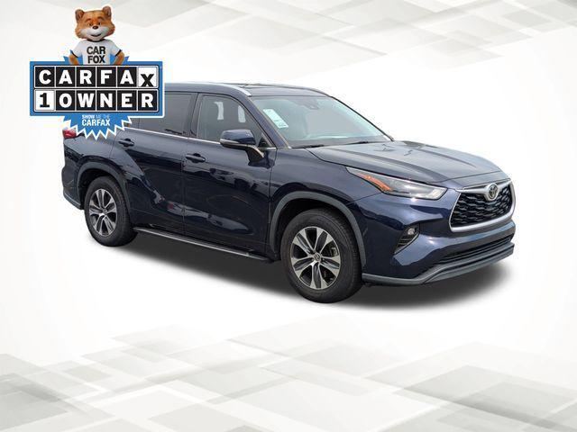 2022 Toyota Highlander XLE 2022 Toyota Highlander XLE