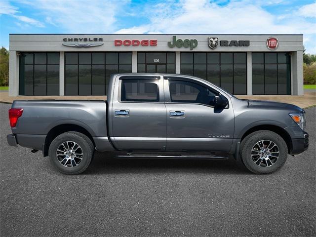 2021 Nissan TITAN Crew Cab SV 4x4 2021 Nissan TITAN Crew Cab SV 4x4