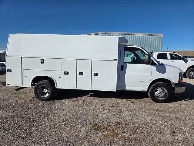 2022 Chevrolet Express Cutaway Work Van 2022 Chevrolet Express Cutaway Work Van