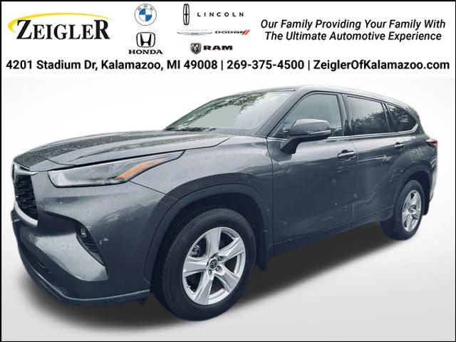 2022 Toyota Highlander LE 2022 Toyota Highlander LE