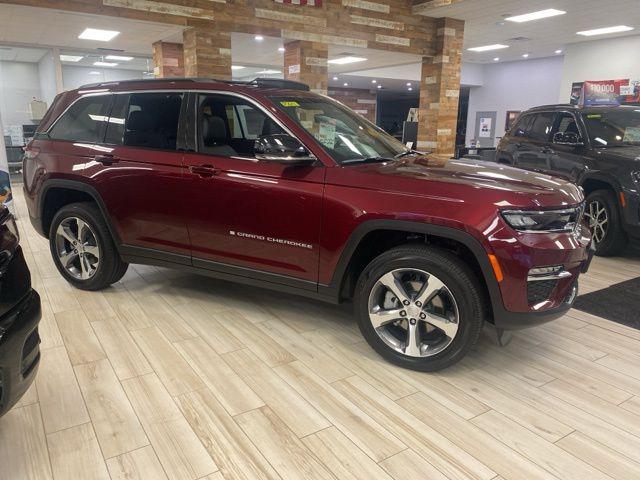 2025 Jeep Grand Cherokee GRAND CHEROKEE LIMITED 4X4