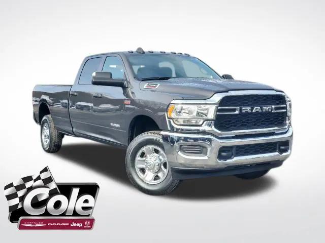 2022 RAM 2500 Tradesman Crew Cab 4x4 8 Box 2022 RAM 2500 Tradesman Crew Cab 4x4 8 Box