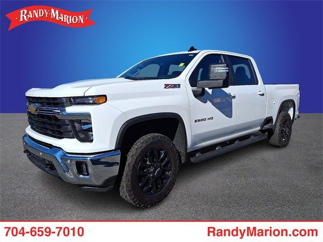 2025 Chevrolet Silverado 2500HD 4WD Crew Cab Standard Bed LT