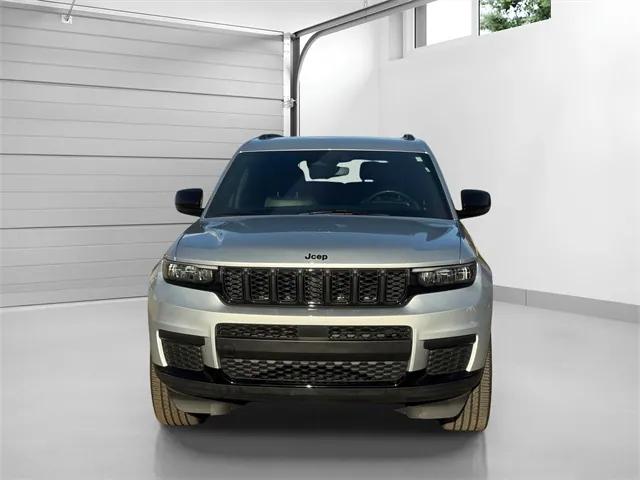 2023 Jeep Grand Cherokee L Altitude 4x4 2023 Jeep Grand Cherokee L Altitude 4x4