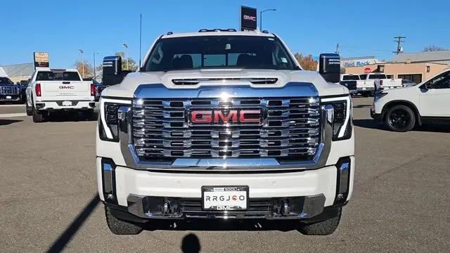 2025 GMC Sierra 2500HD 4WD Crew Cab Standard Bed Denali