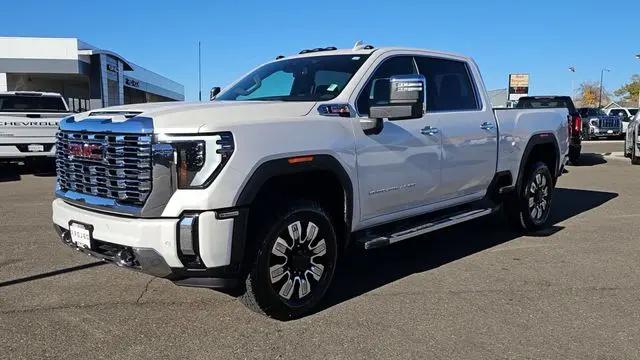 2025 GMC Sierra 2500HD 4WD Crew Cab Standard Bed Denali