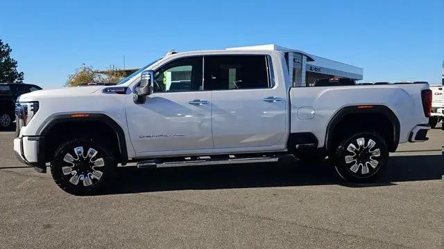 2025 GMC Sierra 2500HD 4WD Crew Cab Standard Bed Denali