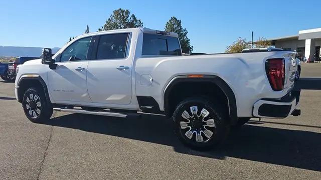 2025 GMC Sierra 2500HD 4WD Crew Cab Standard Bed Denali