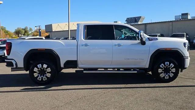 2025 GMC Sierra 2500HD 4WD Crew Cab Standard Bed Denali