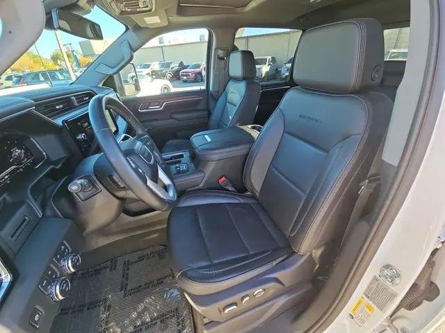 2025 GMC Sierra 2500HD 4WD Crew Cab Standard Bed Denali