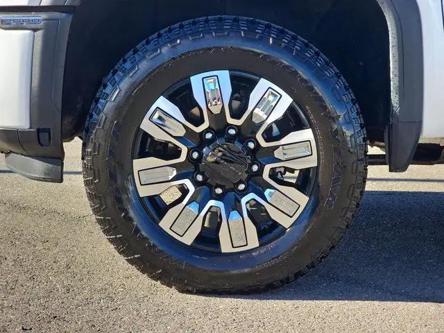 2025 GMC Sierra 2500HD 4WD Crew Cab Standard Bed Denali