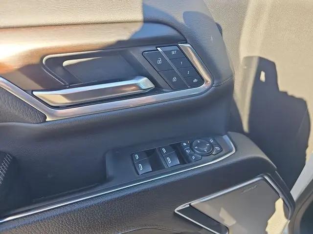 2025 GMC Sierra 2500HD 4WD Crew Cab Standard Bed Denali