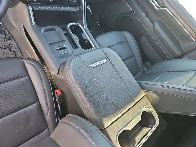 2025 GMC Sierra 2500HD 4WD Crew Cab Standard Bed Denali