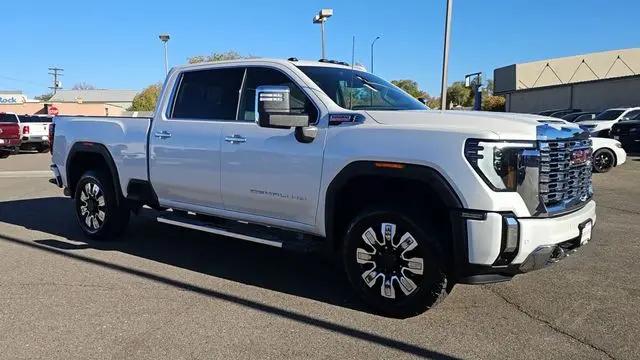 2025 GMC Sierra 2500HD 4WD Crew Cab Standard Bed Denali