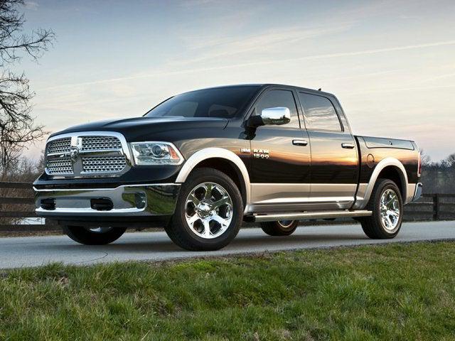 2018 RAM 1500 Laramie Crew Cab 4x4 64 Box