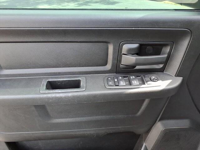 2022 RAM 1500 Classic Tradesman Crew Cab 4x4 57 Box 2022 RAM 1500 Classic Tradesman Crew Cab 4x4 57 Box