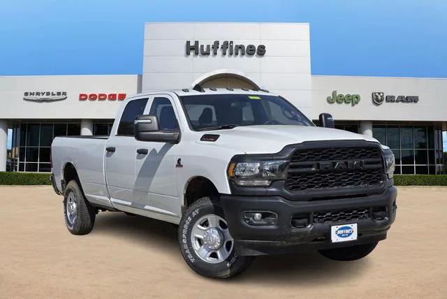 2023 RAM 2500 Tradesman Crew Cab 4x4 8 Box