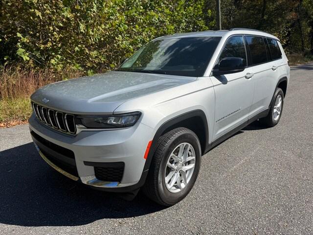 2022 Jeep Grand Cherokee L Laredo 4x2 2022 Jeep Grand Cherokee L Laredo 4x2