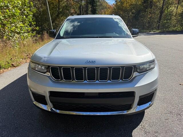 2022 Jeep Grand Cherokee L Laredo 4x2 2022 Jeep Grand Cherokee L Laredo 4x2