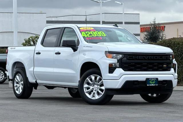 2025 Chevrolet Silverado 1500 4WD Crew Cab Short Bed Custom 2025 Chevrolet Silverado 1500 4WD Crew Cab Short Bed Custom