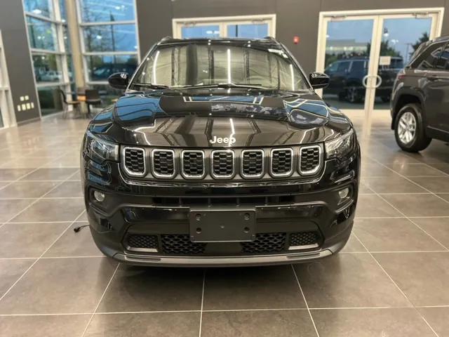 2025 Jeep Compass Latitude 4x4 2025 Jeep Compass Latitude 4x4