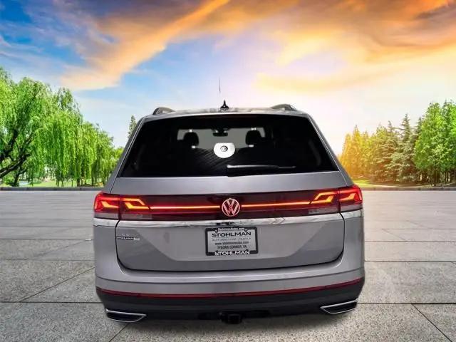 2026 Volkswagen Atlas SE with Technology