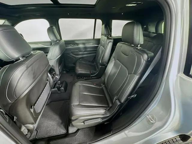 2025 Jeep Grand Cherokee L Limited 4x4