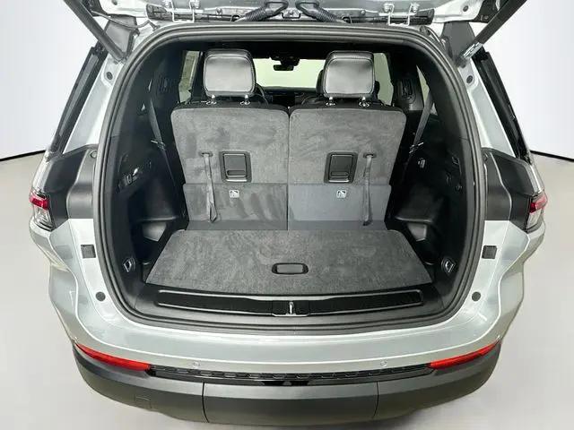 2025 Jeep Grand Cherokee L Limited 4x4