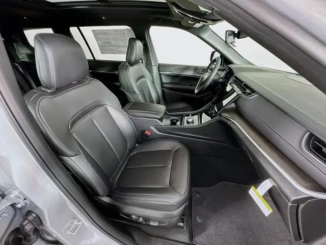 2025 Jeep Grand Cherokee L Limited 4x4