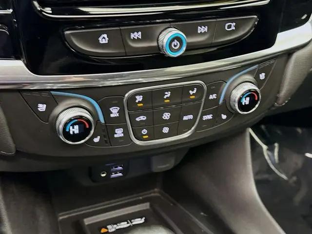 2023 Chevrolet Traverse AWD High Country