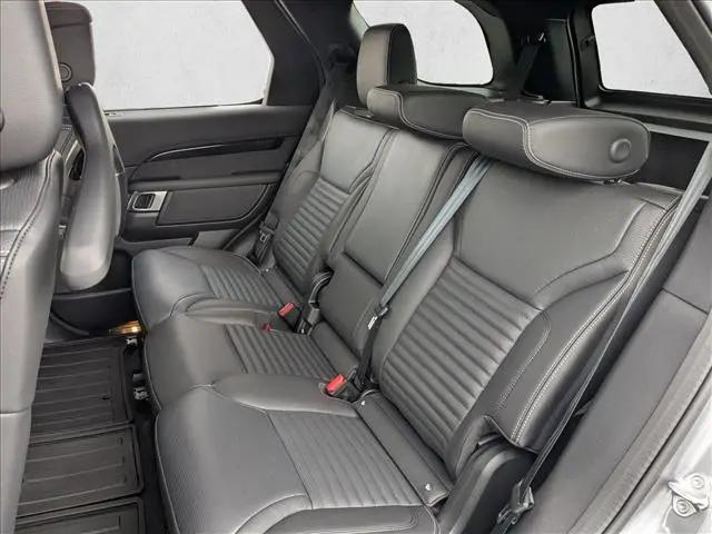 2025 Land Rover Discovery P300 S