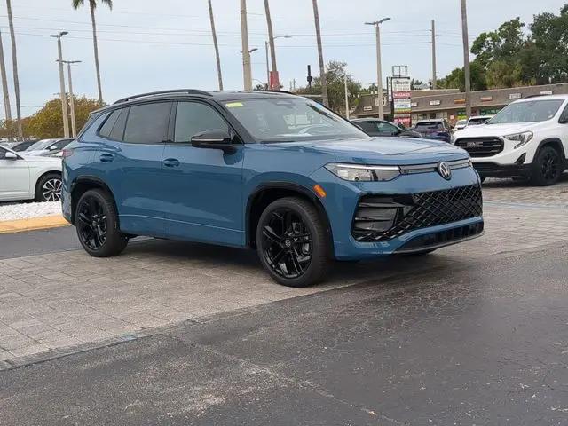 2026 Volkswagen Tiguan SE R-Line Black