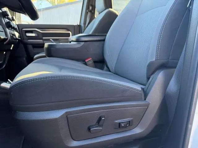 2024 Ram 3500 Big Horn Crew Cab 4x4 8' Box
