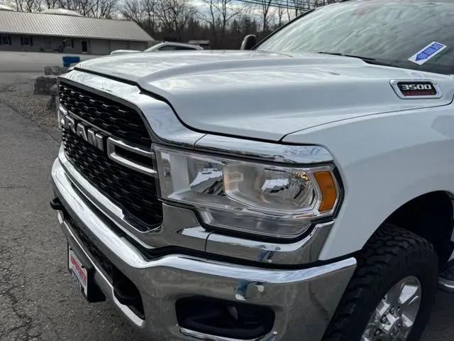 2024 Ram 3500 Big Horn Crew Cab 4x4 8' Box